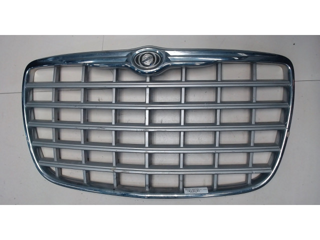 Решетка радиатора  Chrysler 300C 2004-2011          2.7 4805928AC