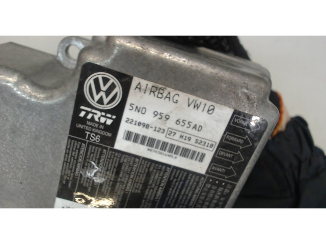 Блок управления подушками безопасности  Volkswagen Tiguan 2011-2016     