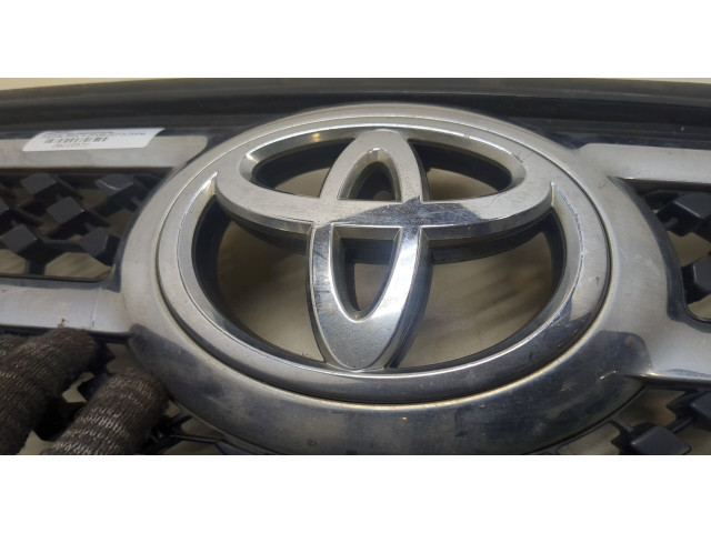 Решетка радиатора  Toyota RAV 4 2006-2013          