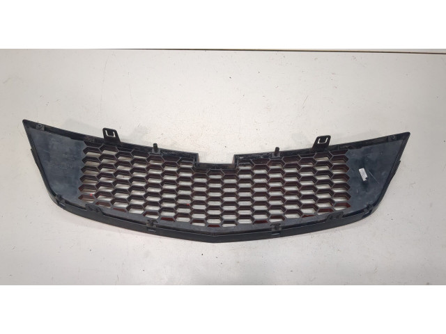 Решетка радиатора  Chevrolet Spark 2009-          95961865