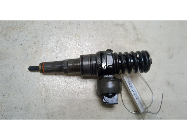 Форсунка топливная  Volkswagen Touran 2006-2010    038130073AG     