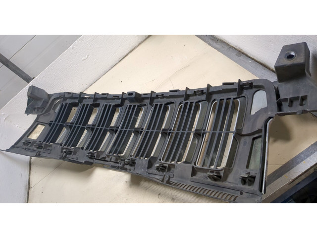 Решетка радиатора  Jeep Grand Cherokee 2010-2013          