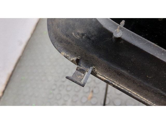 Решетка радиатора  Volkswagen Polo 2001-2005          6Q0853651C