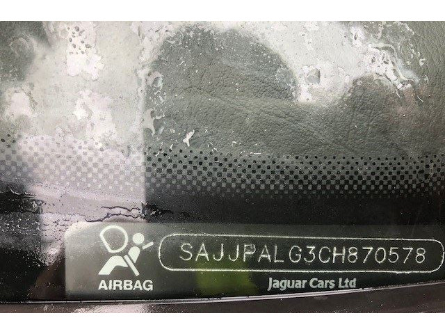 Решетка радиатора  Jaguar XJ 1997–2003          3.2 