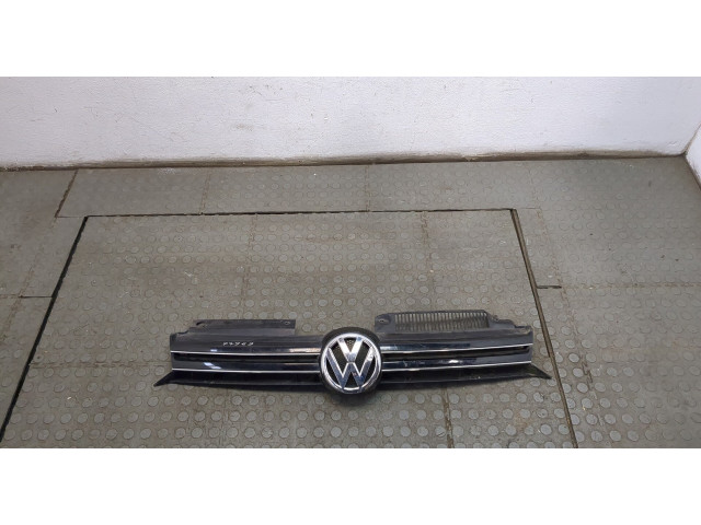 Решетка радиатора  Volkswagen Golf 6 2009-2012          