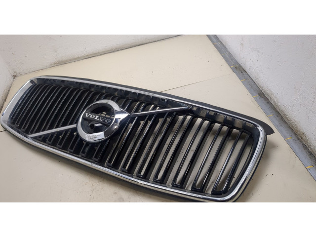 Решетка радиатора  Volvo XC90 2014-2019          32228107