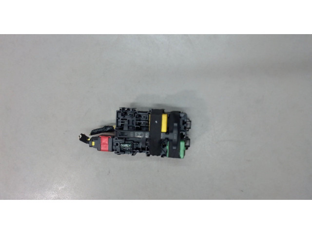 Блок предохранителей  Peugeot 208      9666232680   1.2