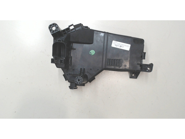 Корпус блока предохранителей  Lexus LS460 2006-2012      8266250271, 8266350070    4.6
