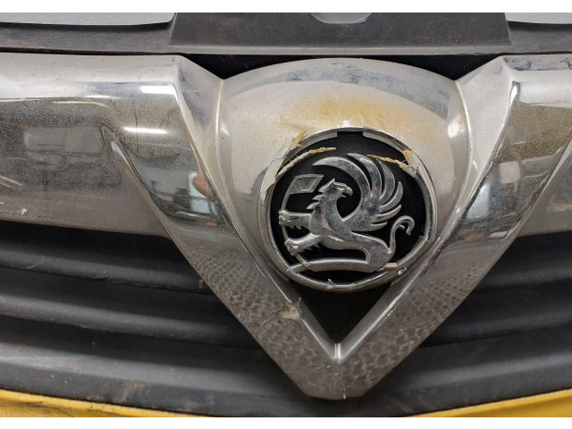 Решетка радиатора  Opel Vivaro 2001-2014           4416662, 93188851