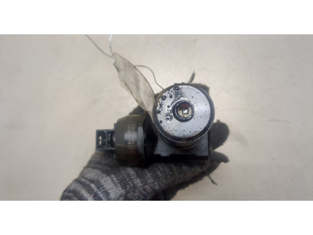 Форсунка топливная  Seat Ibiza 3 2001-2006    038130073AJ     