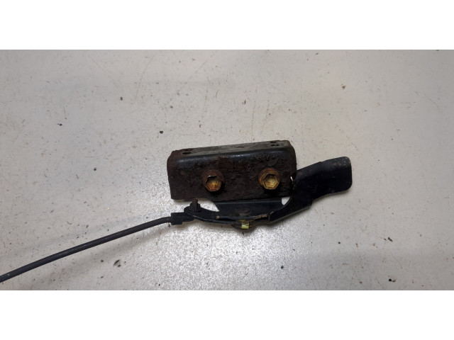 Замок капота  Toyota Tundra 2000-2006     