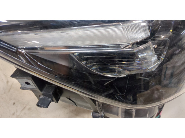 Фара передняя  Mazda CX-3 2014- правая 
