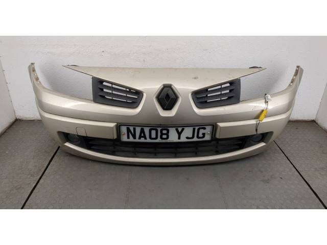 Решетка радиатора  Renault Megane 2 2002-2009          