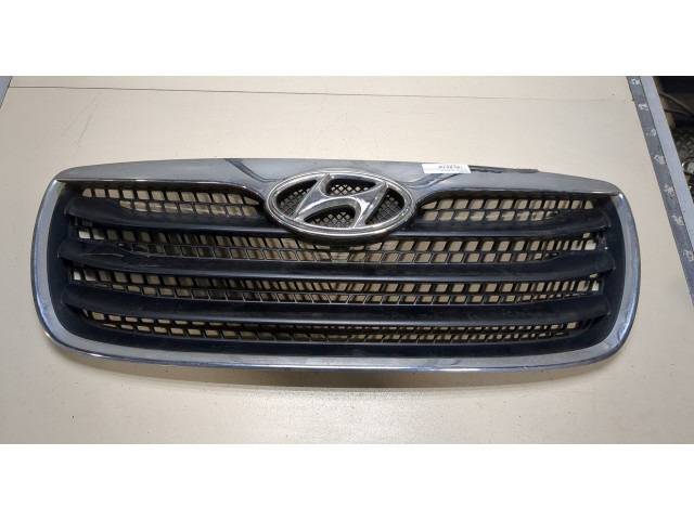 Решетка радиатора  Hyundai Santa Fe 2005-2012           2.2 