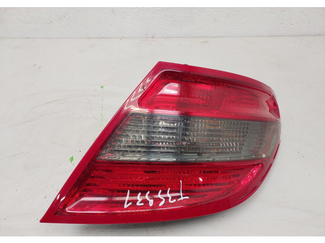 Задний фонарь        Mercedes C W204 2007-2013 