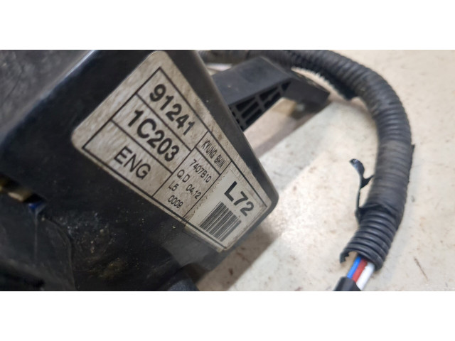 Блок предохранителей  Hyundai Getz      912411C203   