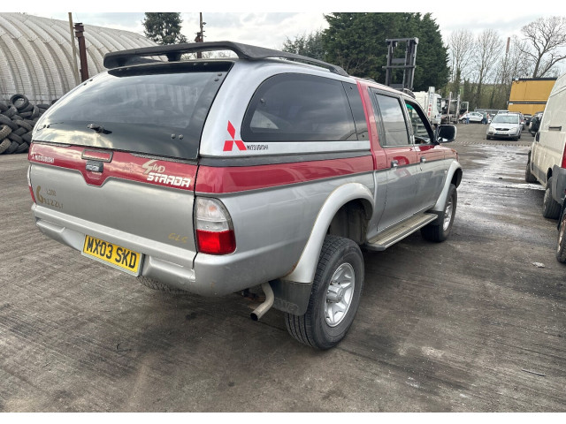 Решетка радиатора  Mitsubishi L200 1996-2006          2.5 