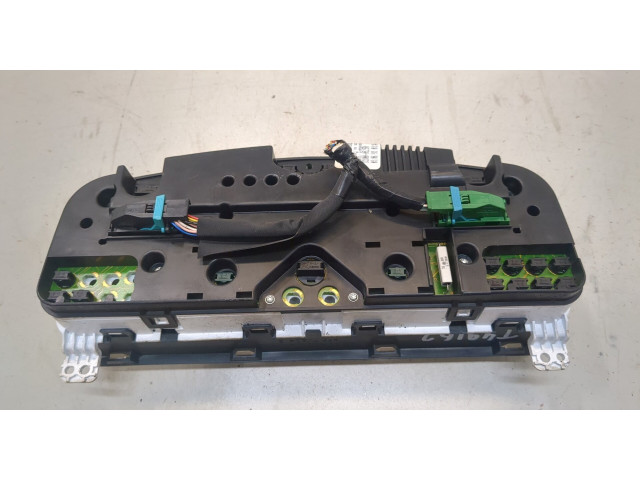 Панель приборов  Toyota Avensis 1 1997-2003       8380005250     