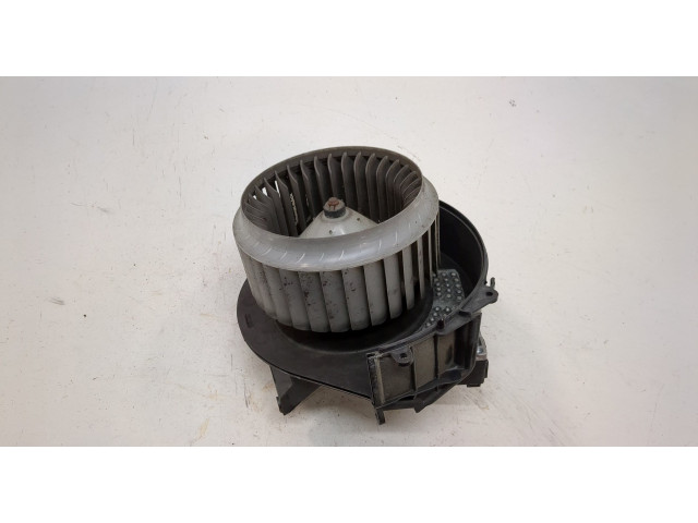 Моторчик печки  Audi A6 (C6) 2004-2011 4F0820020A    4F0820020A   