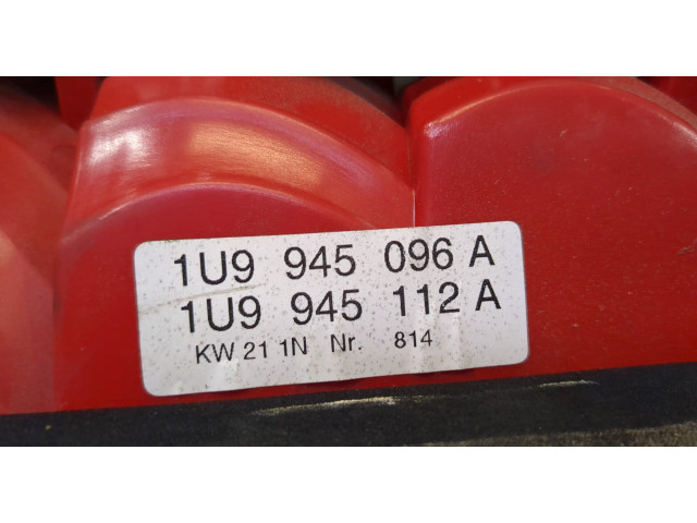 Задний фонарь     1U9945095A, 1U9945112A     