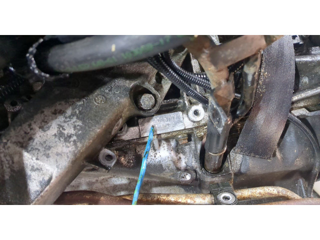 Форсунка топливная  BMW X3 E83 2004-2010         