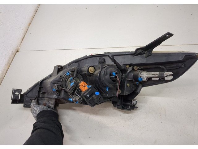Фара передняя  Mazda 5 (CR) 2005-2010 правая 