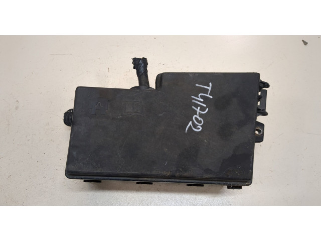 Блок предохранителей  Volkswagen Polo 2001-2005      F1ET14K733DEE   