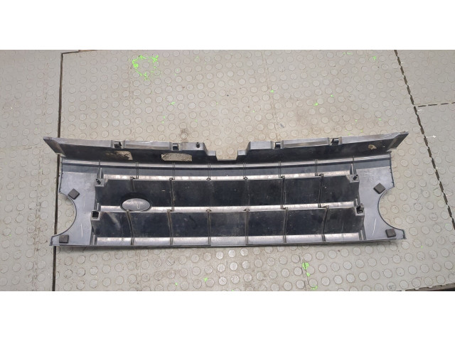 Решетка радиатора  Land Rover Discovery 3 2004-2009          DHB000274