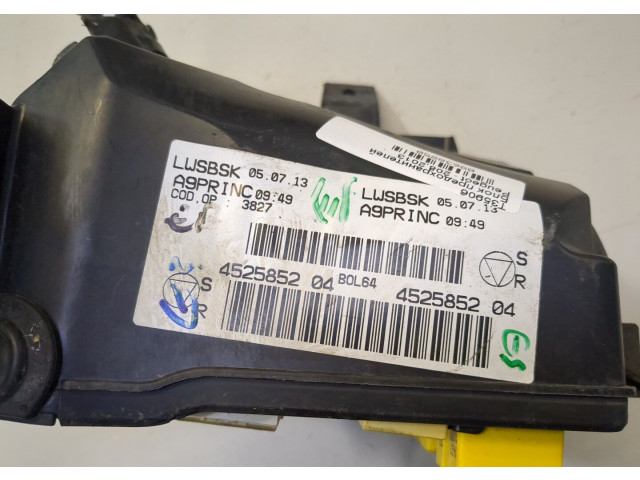 Блок предохранителей  Peugeot 208      452585204   1.2