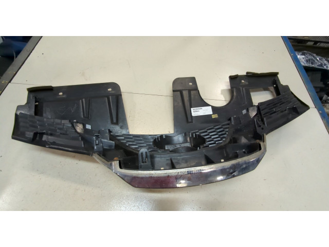 Решетка радиатора  Nissan X-Trail (T32) 2013-       , Nissan   ,   2013- 1.6, 1.6 