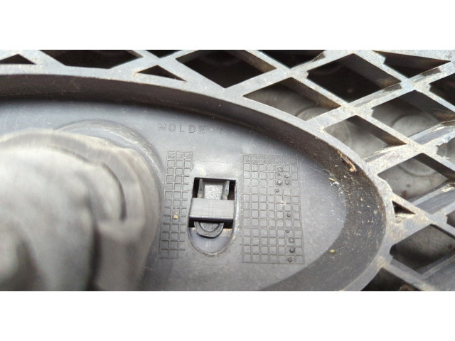 Решетка радиатора  Ford Focus 2 2005-2008          1508154, 4M518200AK