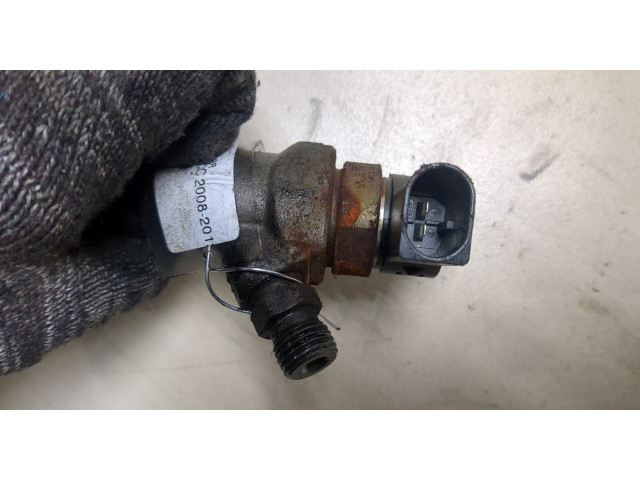 Форсунка топливная  Volkswagen Passat CC 2008-2012    0445110369     