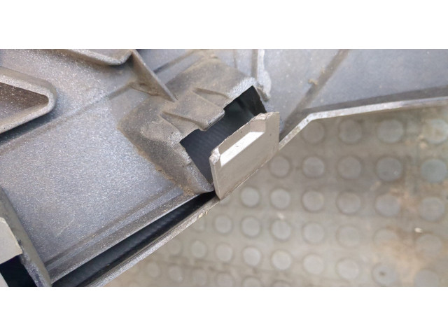 Бампер  Renault Scenic 2009-2012 передний   