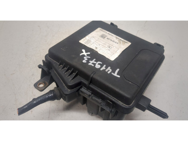 Блок предохранителей  Renault Megane 3 2009-2016           1.6