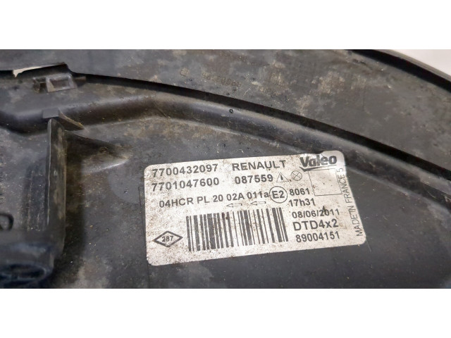 Фара передняя  Renault Scenic 1996-2002 правая 