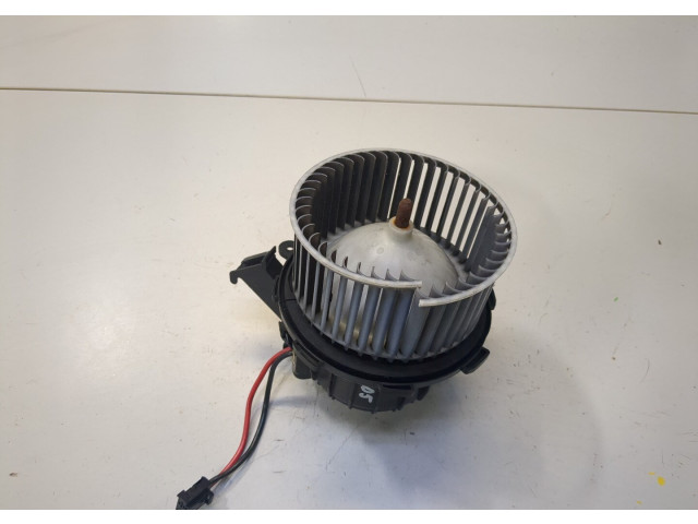 Моторчик печки  Audi A4 (B8) 2011-2015 8T2820021      8T2820021   