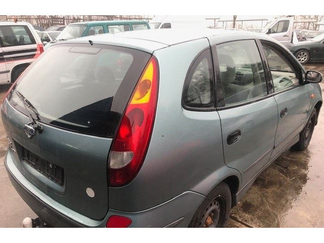 Решетка радиатора  Nissan Almera Tino          2.2 62330BU000