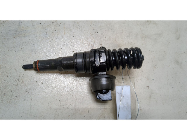 Форсунка топливная  Volkswagen Touran 2006-2010    038130073AG     