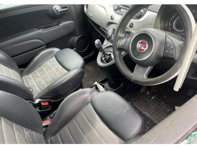 Решетка радиатора  Fiat 500 2007-          0.9 735425618