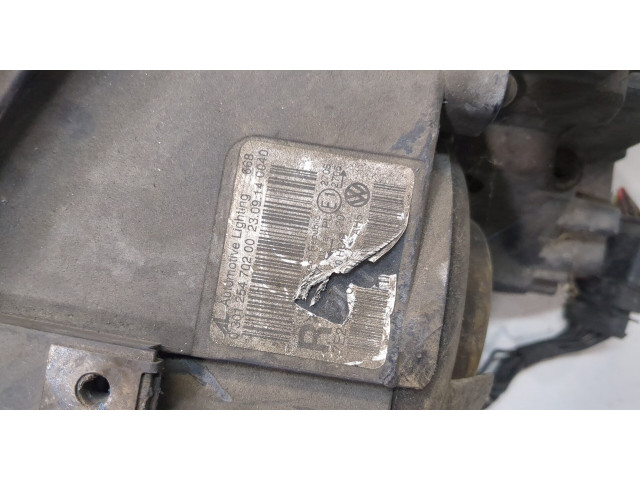 Фара передняя  Volkswagen Transporter 5 2003-2009 правая 
