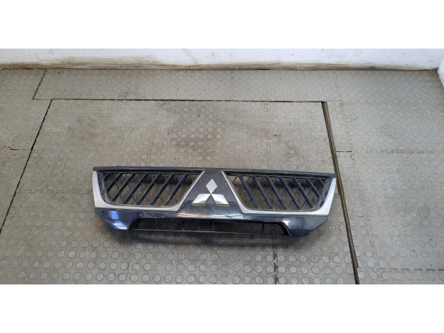 Решетка радиатора  Mitsubishi Montero Sport / Pajero Sport 1996-2008              2.5 