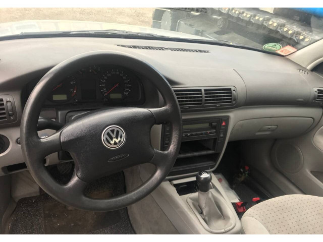Задний фонарь        Volkswagen Passat 5 1996-2000 
