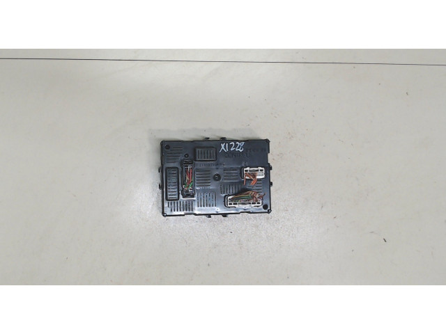 Блок комфорта  Renault Clio 2009-2012      8201054129   