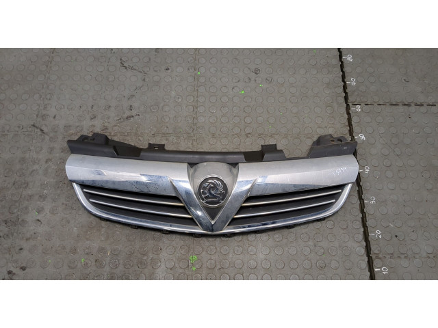 Решетка радиатора  Opel Zafira B 2005-2012          