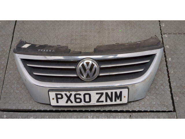 Решетка радиатора  Volkswagen Passat CC 2008-2012          