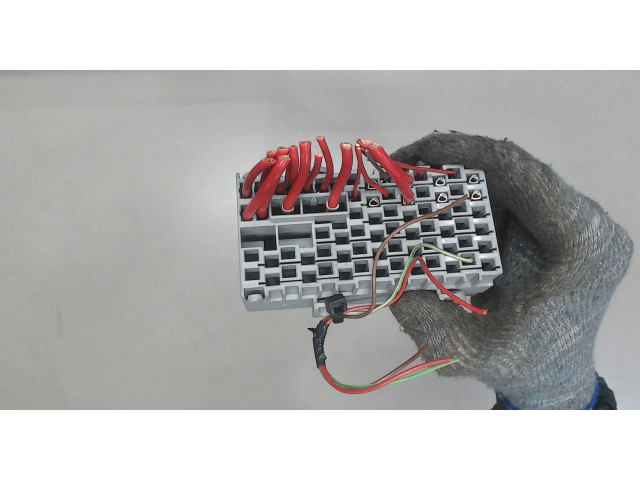 Блок предохранителей  Volvo XC90 2002-2006      8637669    2.5