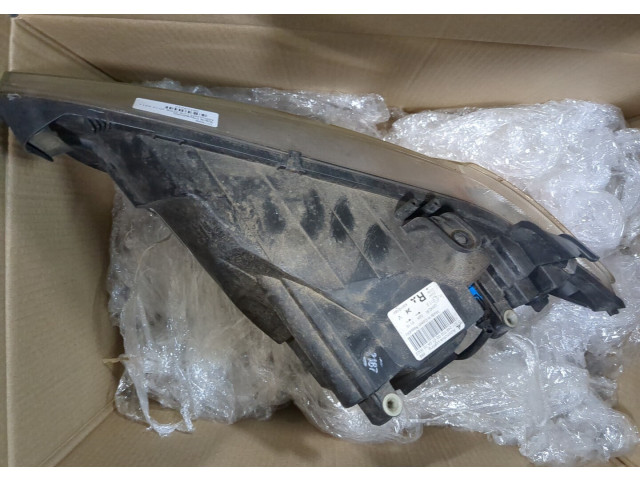 Фара передняя  Mitsubishi Colt 2008-2012 правая 