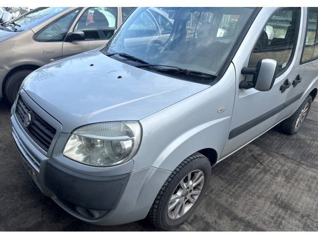 Решетка радиатора  Fiat Doblo 2005-2010          1.4 