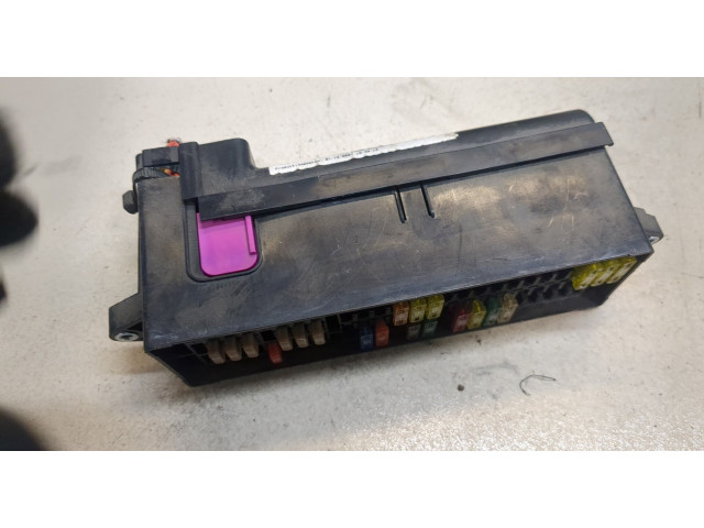 Блок предохранителей  Volkswagen Touran 2006-2010          1.9