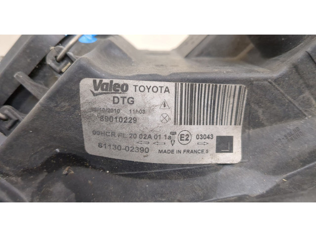 Фара передняя  Toyota Corolla E12 2001-2006 правая 